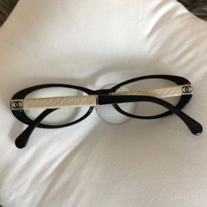 Channel reading glasses